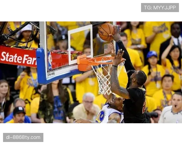 米卡尔·布里奇斯防守制造对位优势 提升球队关键回合效率