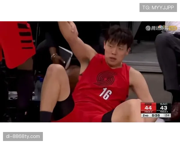 防守三秒违例到底是什么?如何判定和避免详解 防守三秒违例到底是什么?如何判定和避免详解